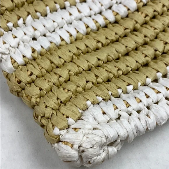 NWT GAP Tan & White Woven Straw Zippered Clutch - Picture 3 of 8